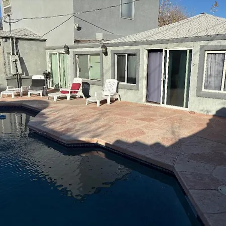 The Sinatra Studio Full Kitchen And Swimming Pool Walk To Arts Roosevelt Row Convention Center Asu Downtown Phoenix
