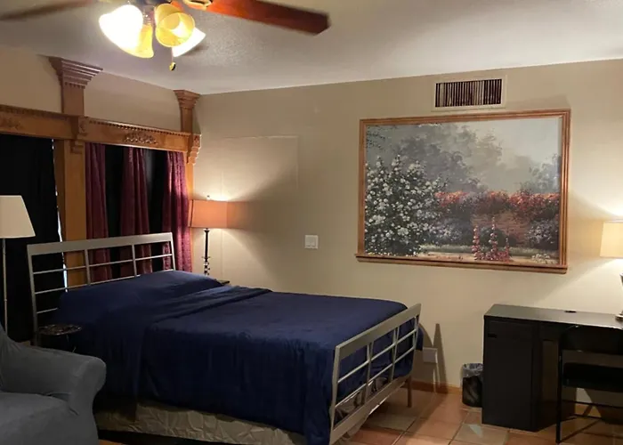 The Sinatra Full Kitchen And Swimming Pool Walk To Arts Roosevelt Row Convention Center Asu Downtown Guest house
