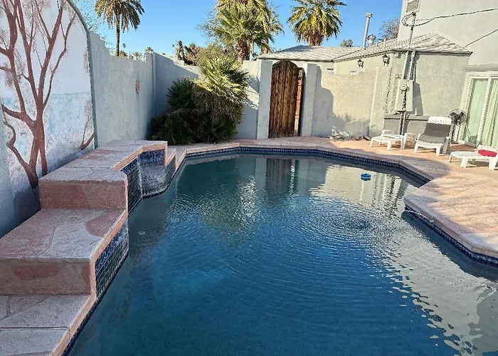 Guest house The Sinatra Full Kitchen And Swimming Pool Walk To Arts Roosevelt Row Convention Center Asu Downtown