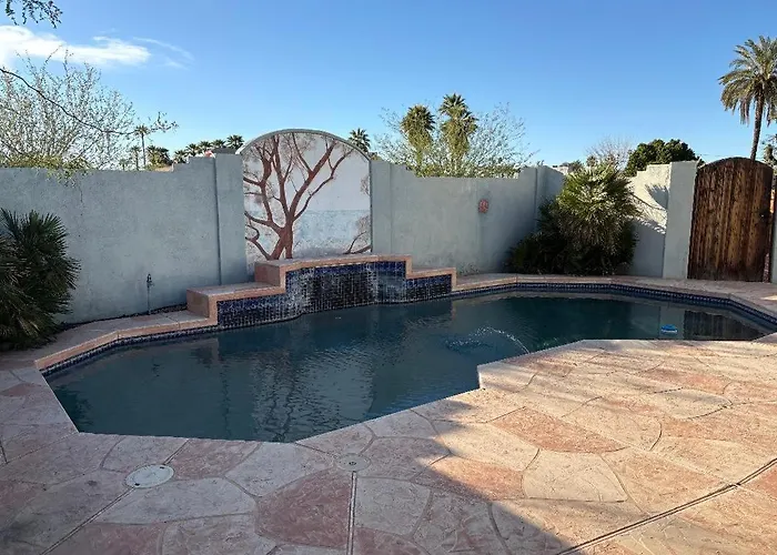 Guest house The Sinatra Full Kitchen And Swimming Pool Walk To Arts Roosevelt Row Convention Center Asu Downtown